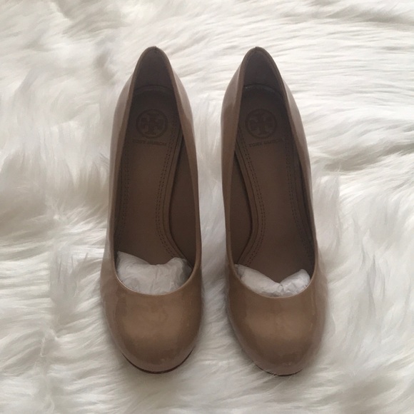 SOLD New Tory Burch Astoria Wedges - Picture 2 of 5